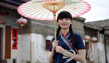 “中國(guó)最美客家妹”鐘彩媚受我司邀請(qǐng)?jiān)诤釉磁溺R